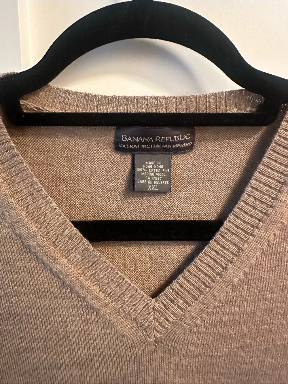 Banana Republic Men's V-Neck Sweater - Beige/Taupe